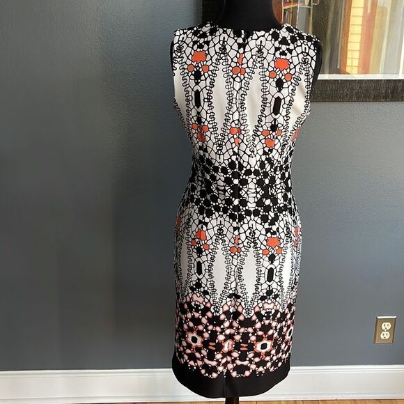 Taylor black/white/coral print silky stretch knit sleeveless midi. Size 2 - Picture 4 of 6